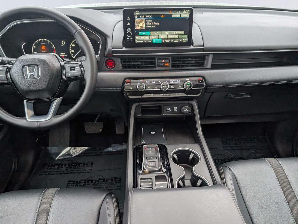 used 2025 Honda Pilot car, priced at $44,344