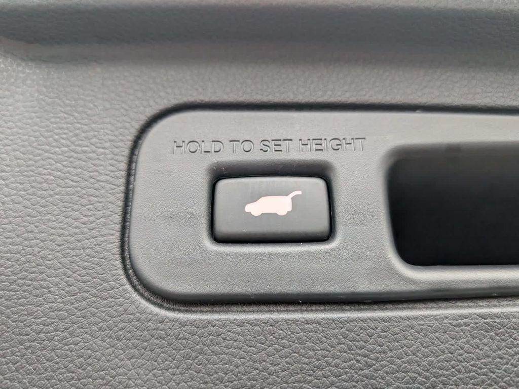 used 2025 Honda Pilot car, priced at $44,344