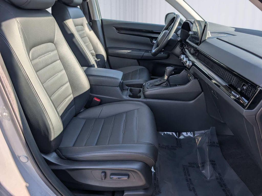 used 2025 Honda CR-V car, priced at $34,163