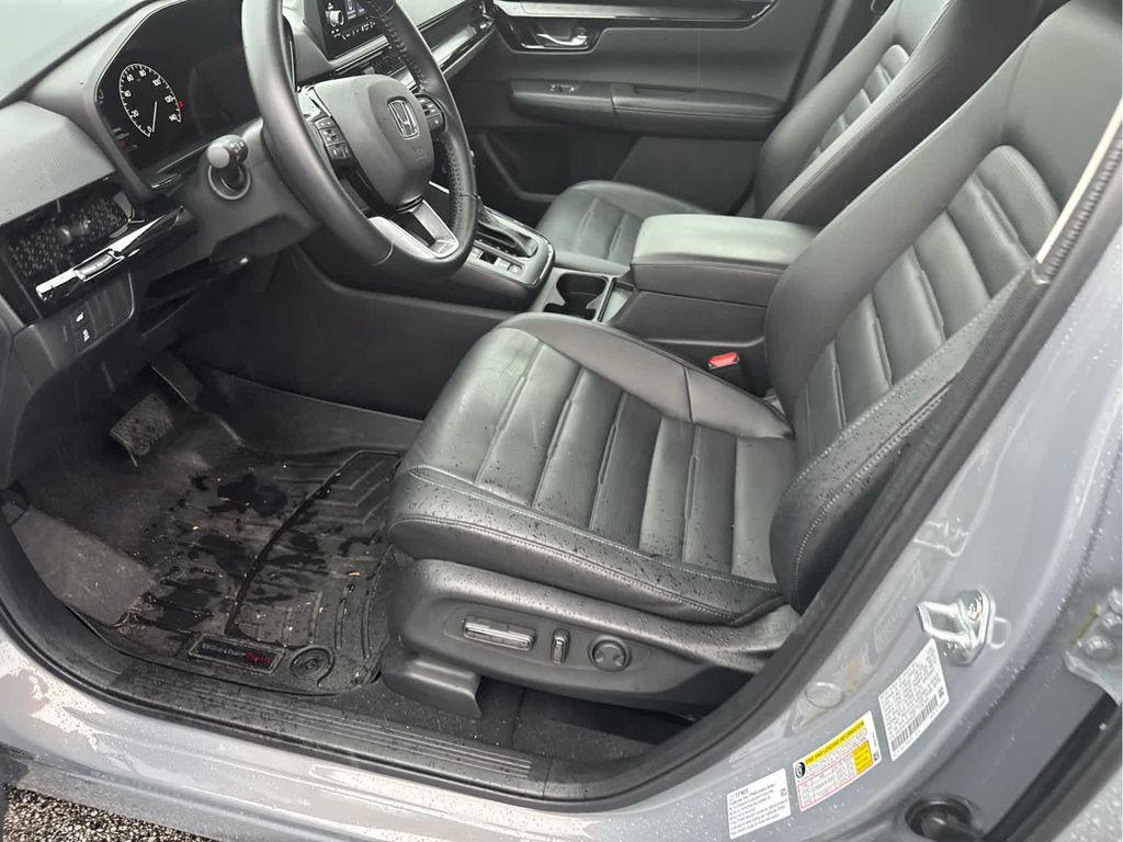 used 2025 Honda CR-V car, priced at $34,438