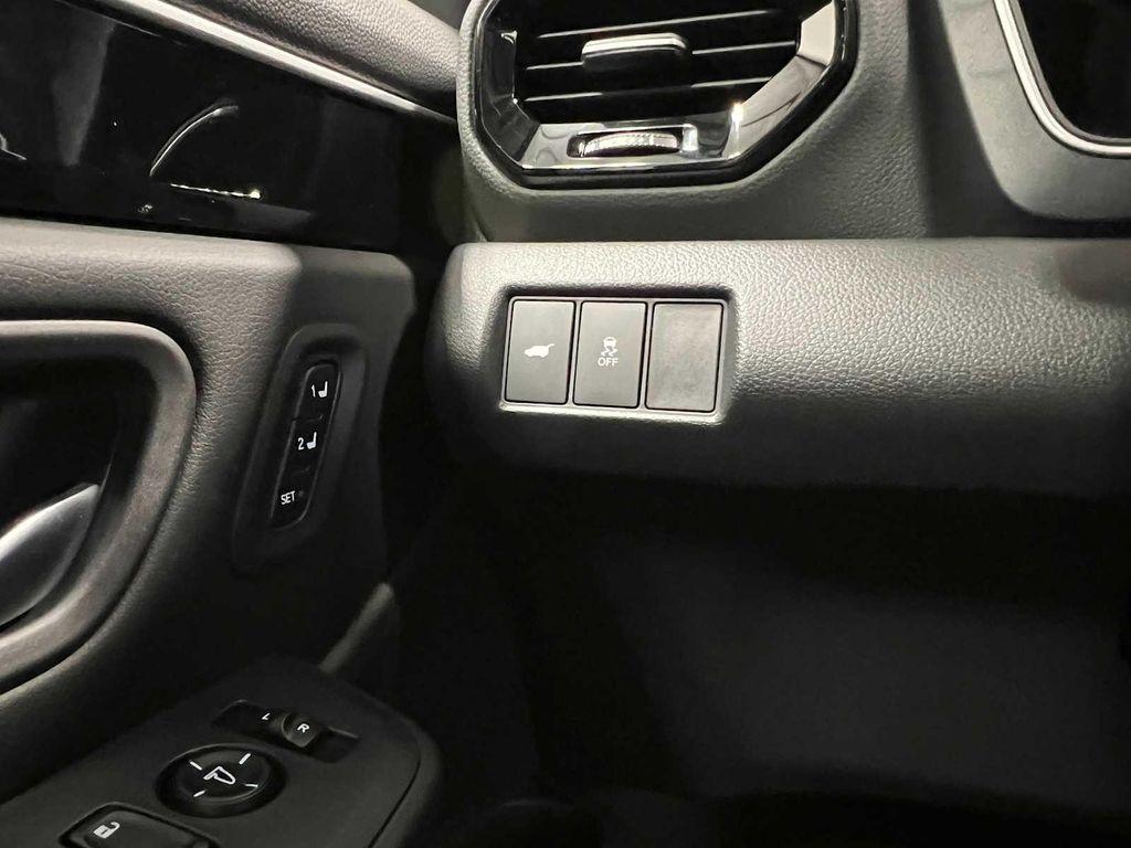 new 2025 Honda Pilot car, priced at $45,050