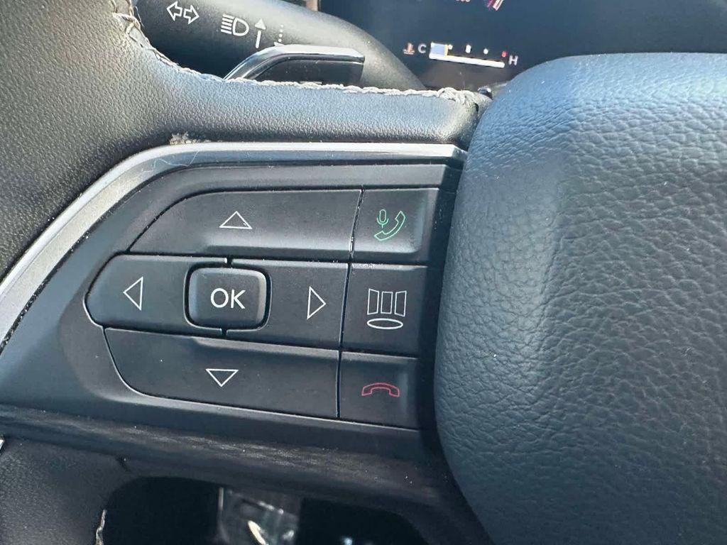 used 2023 Jeep Grand Cherokee car, priced at $26,900