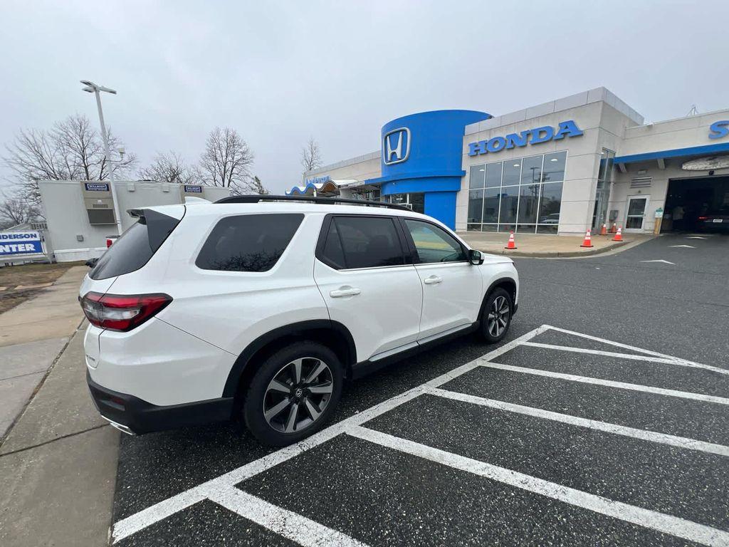 used 2025 Honda Pilot car, priced at $48,776