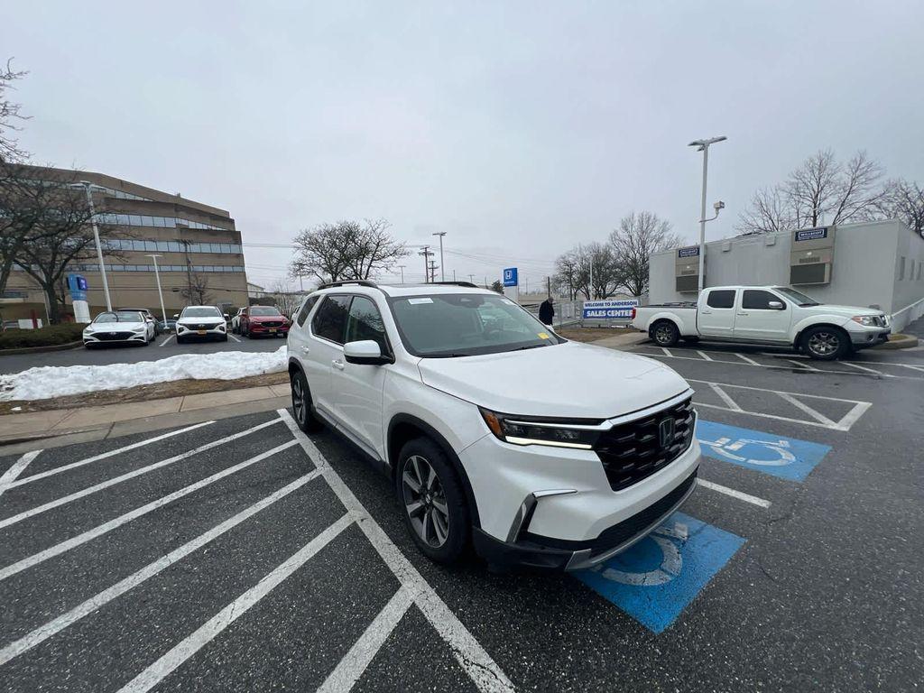 used 2025 Honda Pilot car, priced at $48,776