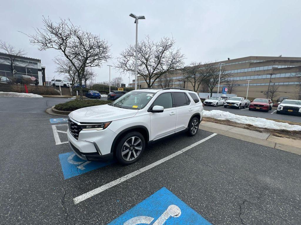 used 2025 Honda Pilot car, priced at $48,776