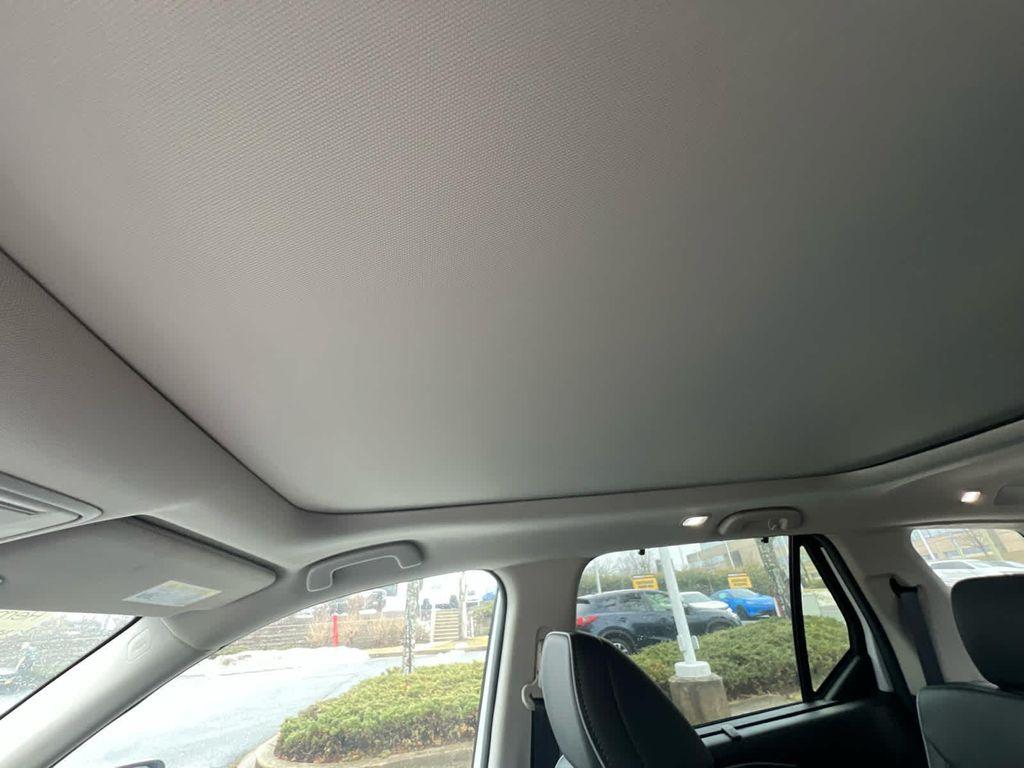 used 2025 Honda Pilot car, priced at $48,776