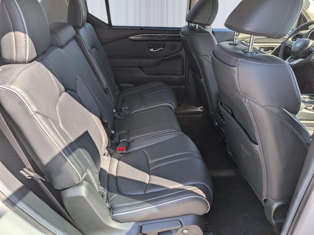 used 2025 Honda Pilot car, priced at $48,776