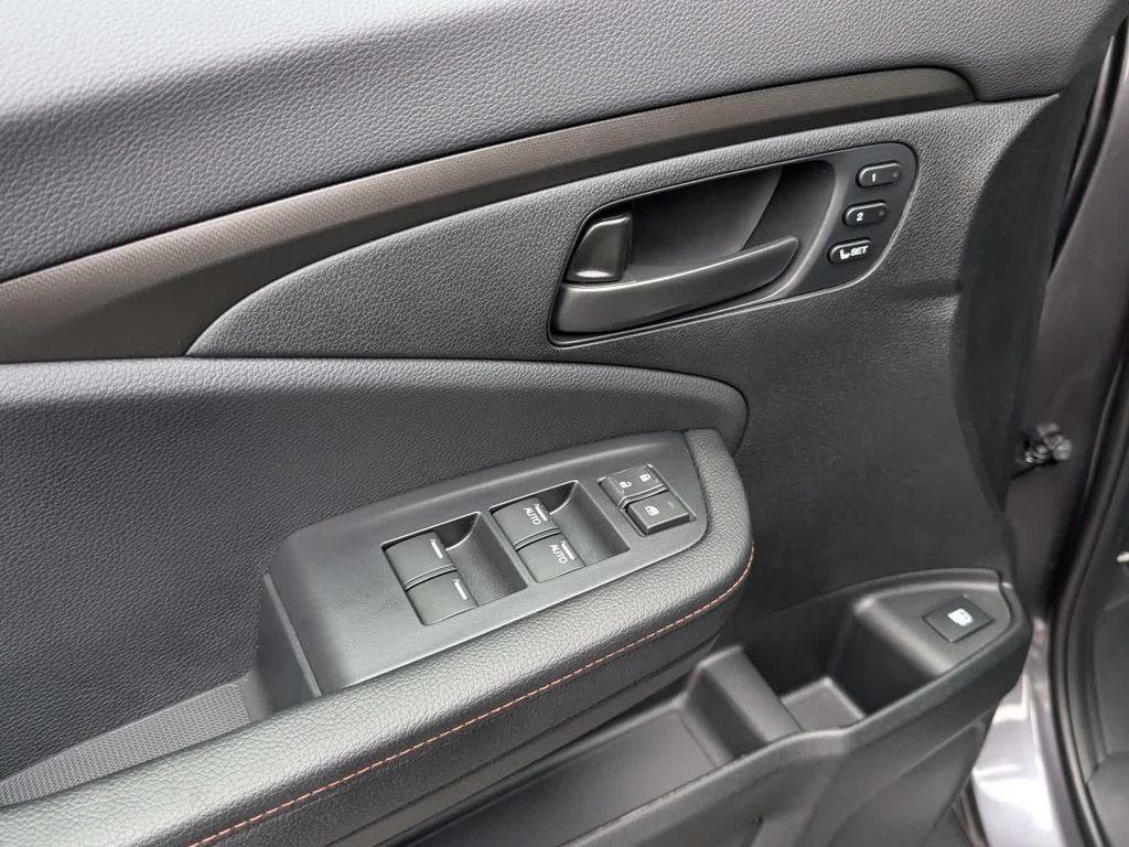 used 2025 Honda Ridgeline car, priced at $40,457