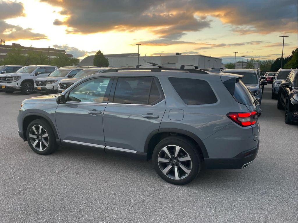 used 2025 Honda Pilot car, priced at $44,988