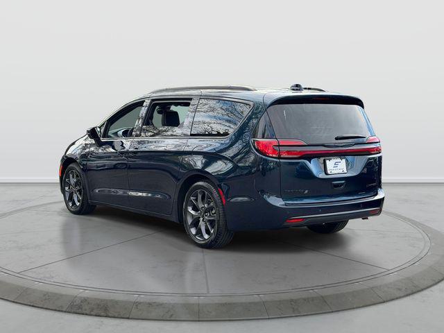 used 2025 Chrysler Pacifica car, priced at $35,990