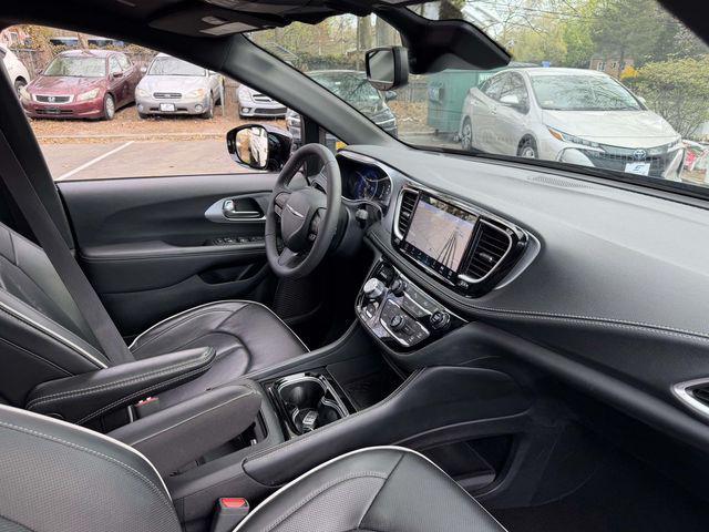 used 2025 Chrysler Pacifica car, priced at $35,990