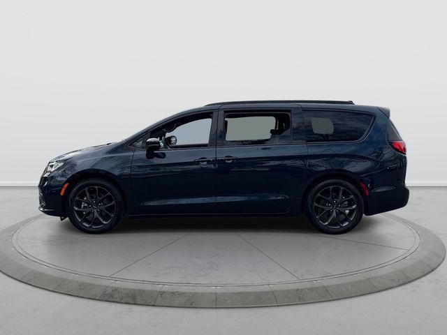 used 2025 Chrysler Pacifica car, priced at $35,990
