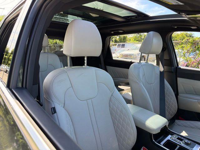 used 2025 Kia Sorento Hybrid car, priced at $36,895