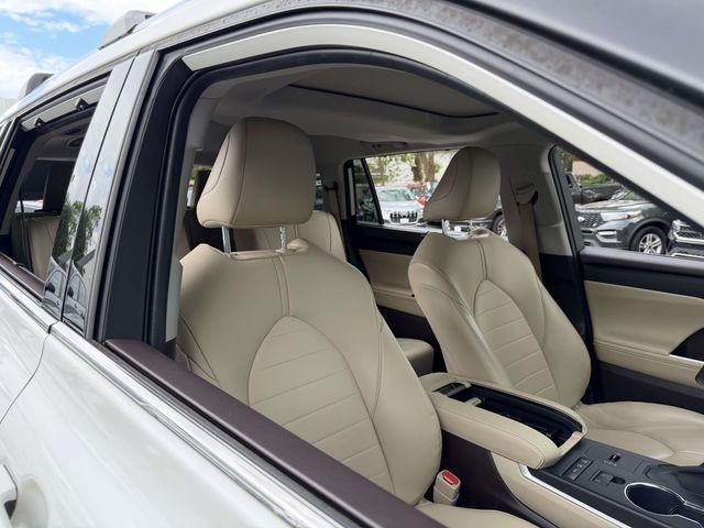 used 2021 Toyota Highlander Hybrid car, priced at $37,495