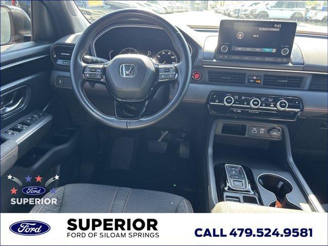 used 2025 Honda Pilot car, priced at $38,649
