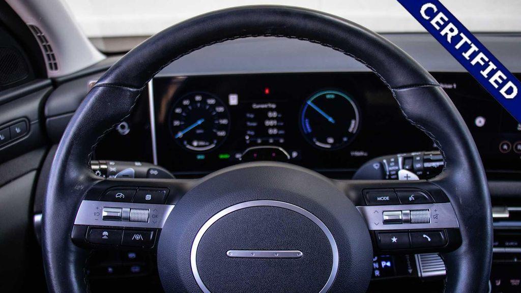 used 2025 Hyundai TUCSON Hybrid car, priced at $37,450