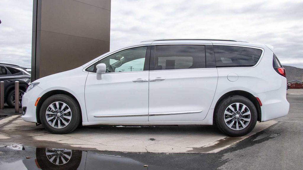 used 2020 Chrysler Pacifica car, priced at $16,950