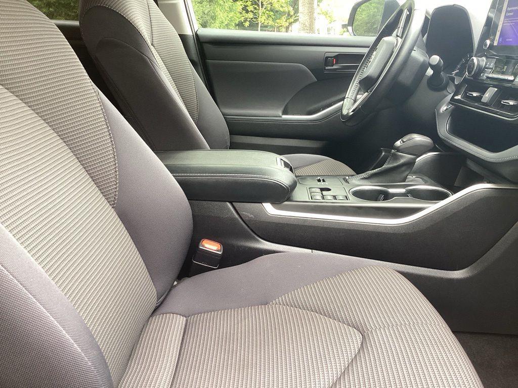 used 2023 Toyota Highlander car, priced at $31,786