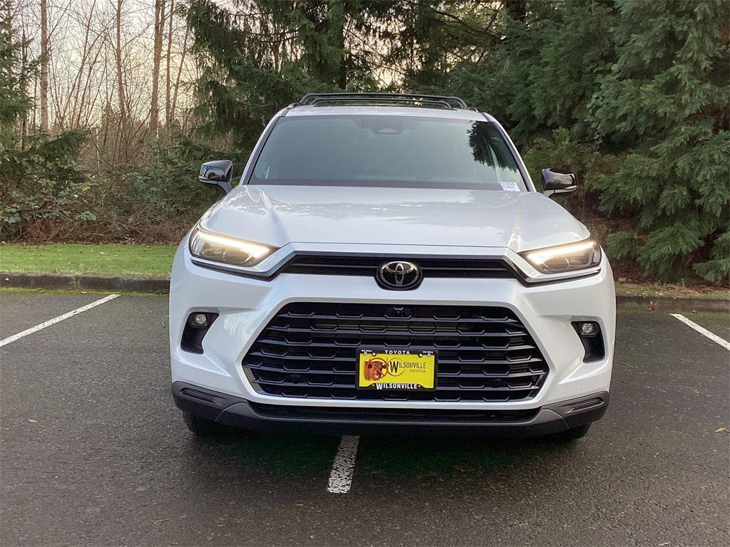 new 2026 Toyota Highlander Hybrid car, priced at $59,668