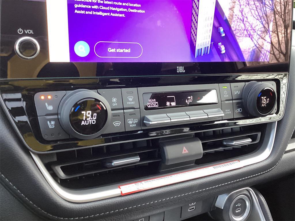 new 2026 Toyota Highlander Hybrid car, priced at $59,668