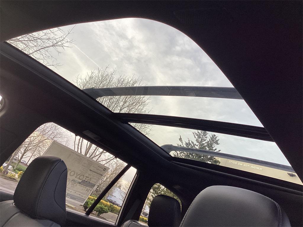 new 2026 Toyota Highlander Hybrid car, priced at $59,668