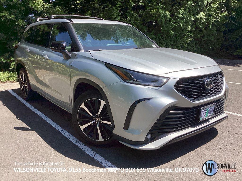 used 2022 Toyota Highlander car, priced at $34,687