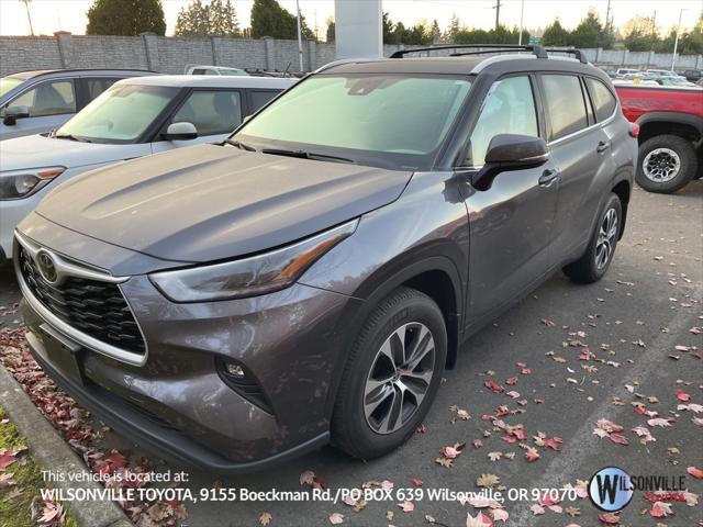 used 2021 Toyota Highlander car