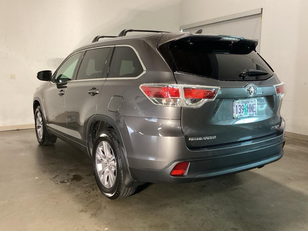 used 2015 Toyota Highlander car, priced at $20,874