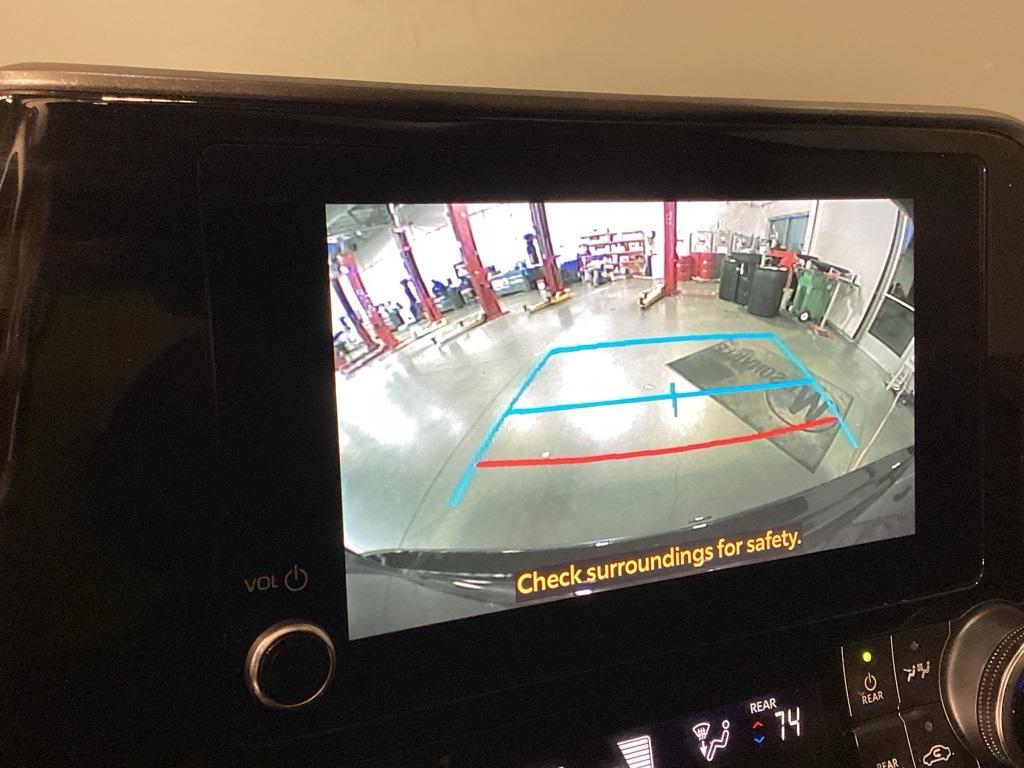 used 2023 Toyota Highlander car, priced at $35,655