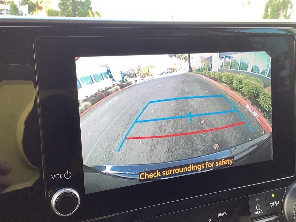 used 2024 Toyota Highlander car, priced at $40,981