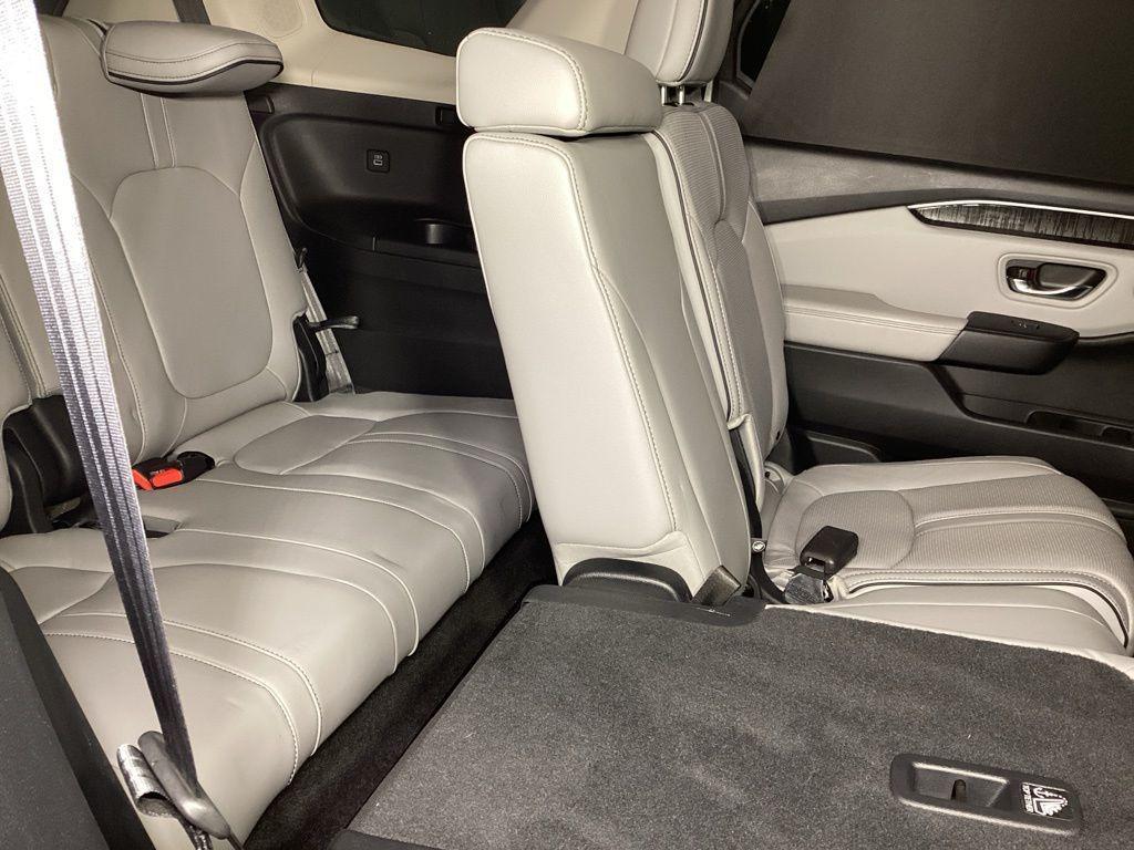 used 2023 Honda Pilot car, priced at $39,981