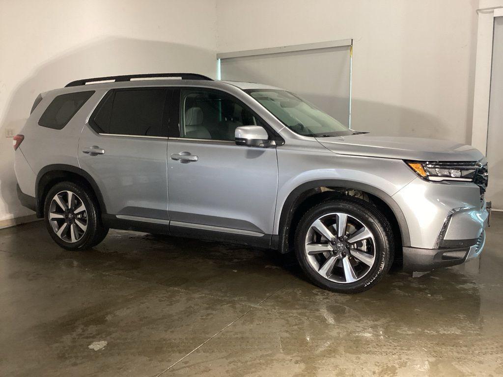 used 2023 Honda Pilot car, priced at $39,981
