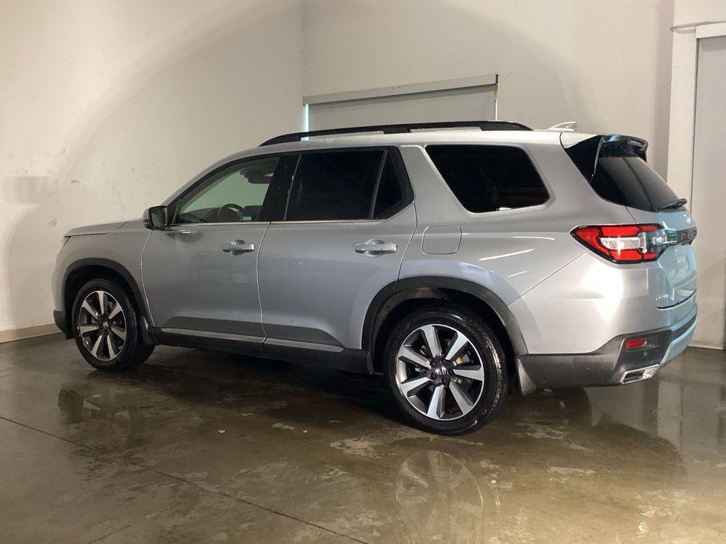 used 2023 Honda Pilot car, priced at $39,981