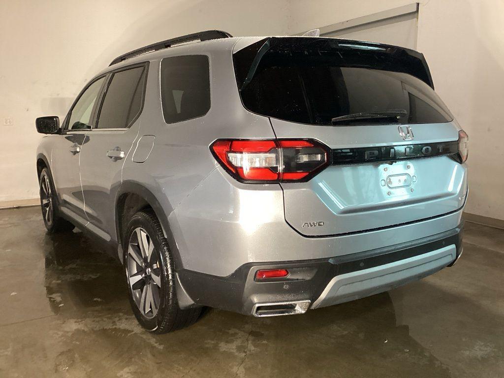 used 2023 Honda Pilot car, priced at $39,981
