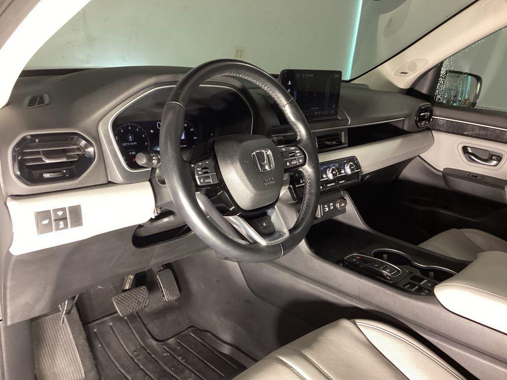 used 2023 Honda Pilot car, priced at $39,981