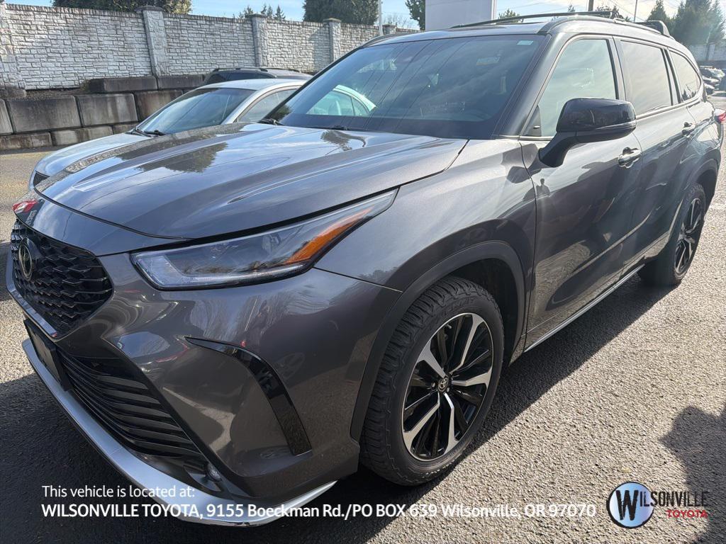 used 2022 Toyota Highlander car, priced at $35,953
