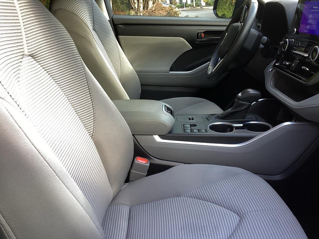 used 2024 Toyota Highlander car, priced at $34,378