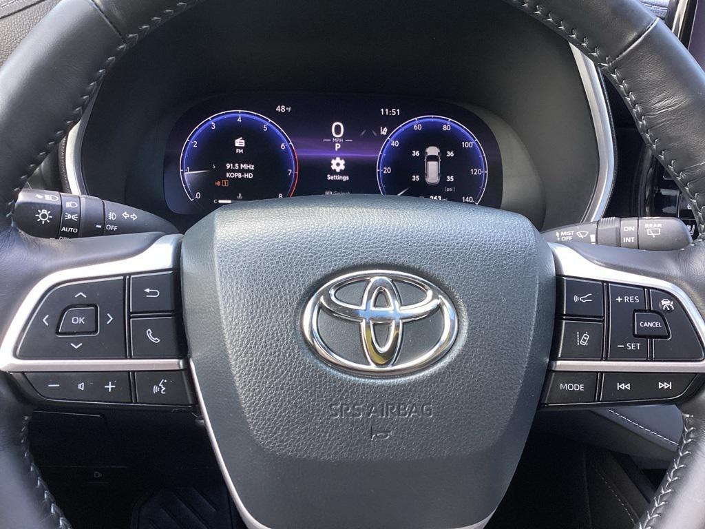 used 2024 Toyota Highlander car, priced at $43,981