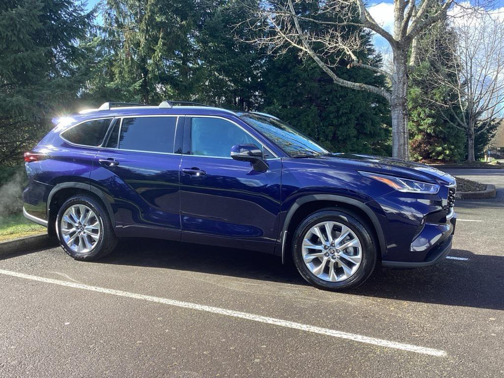 used 2024 Toyota Highlander car, priced at $43,981