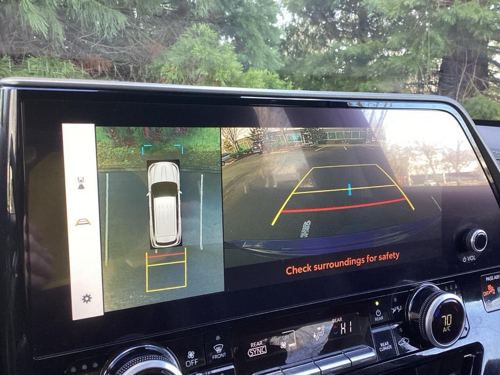 used 2024 Toyota Highlander car, priced at $43,981