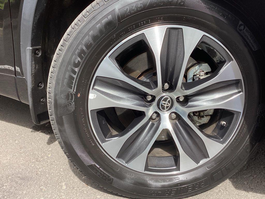 used 2023 Toyota Highlander car, priced at $38,187