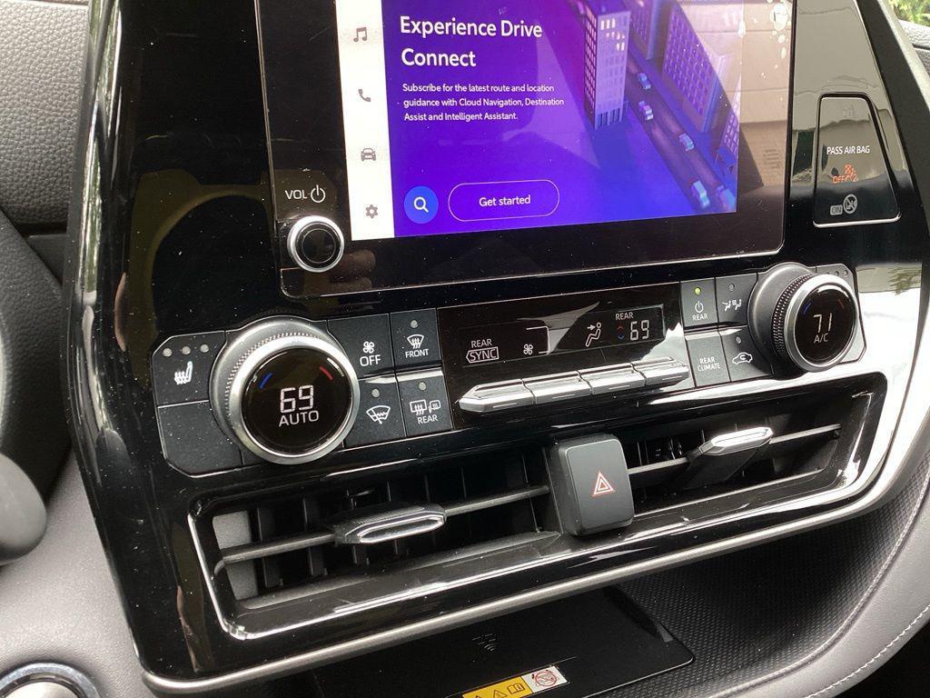 used 2023 Toyota Highlander car, priced at $38,187