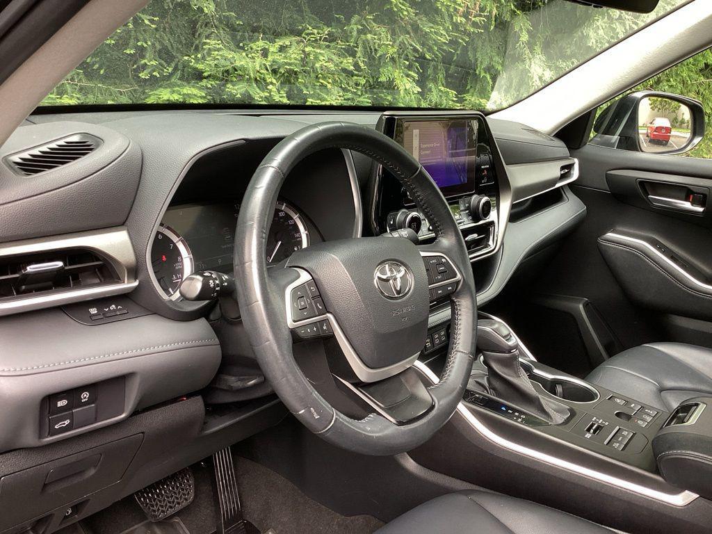 used 2023 Toyota Highlander car, priced at $38,187