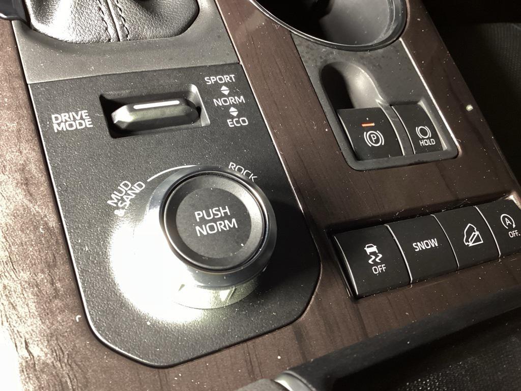 used 2022 Toyota Highlander car, priced at $40,829