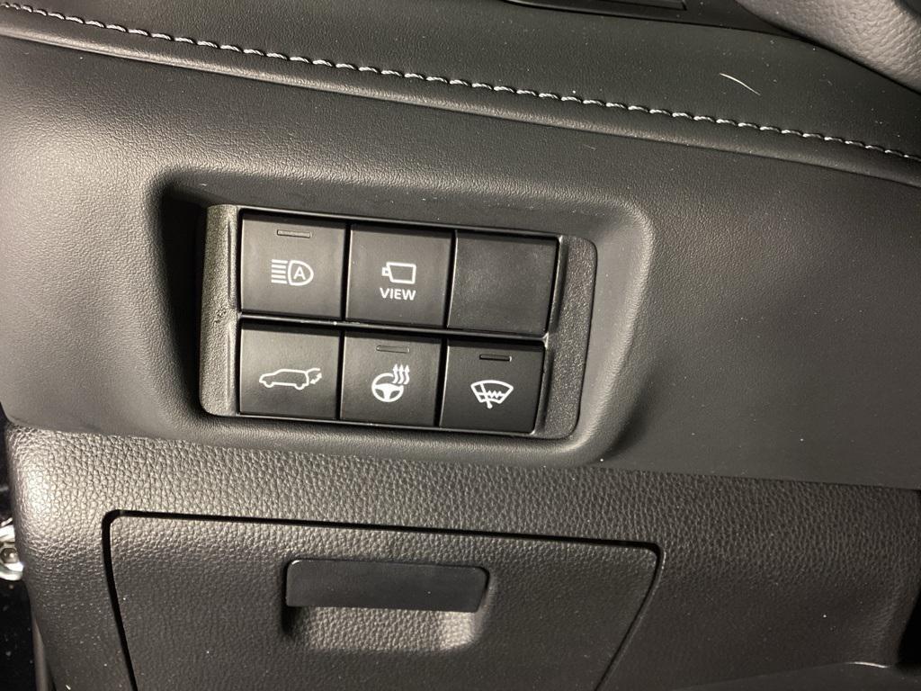 used 2022 Toyota Highlander car, priced at $40,829