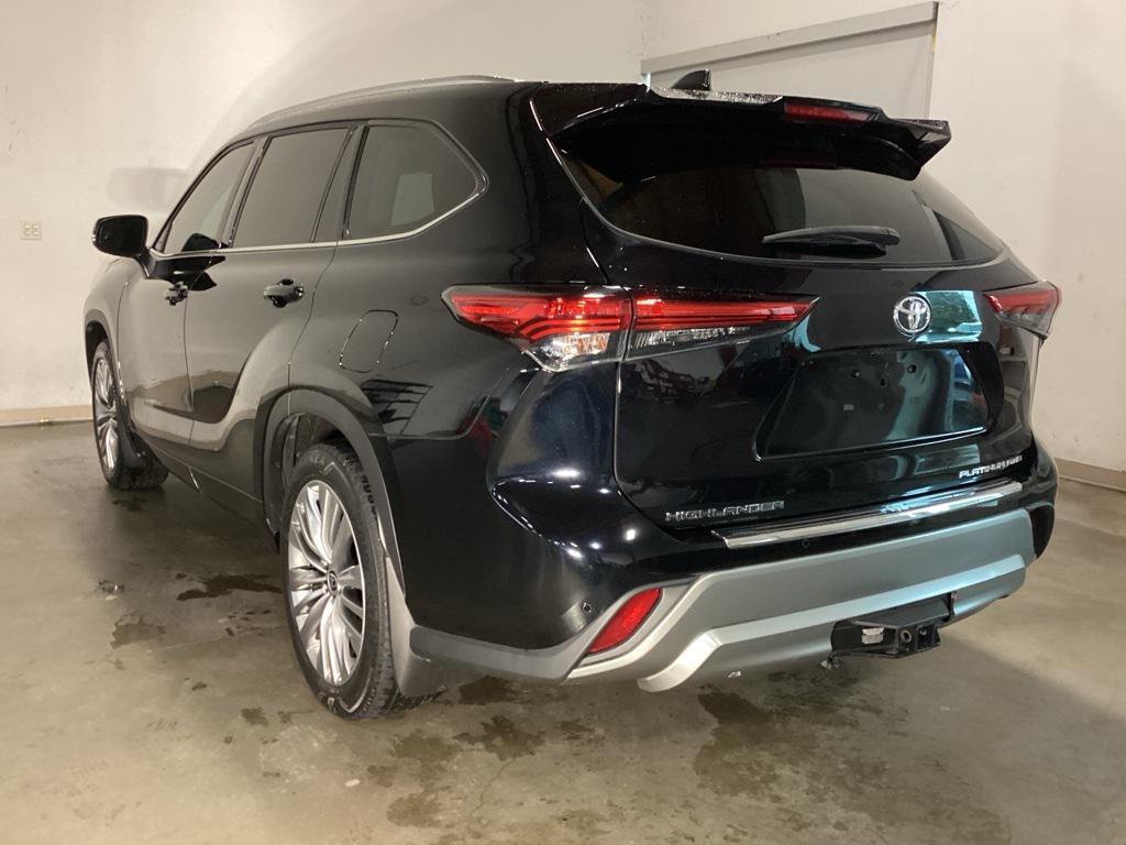 used 2022 Toyota Highlander car, priced at $40,829