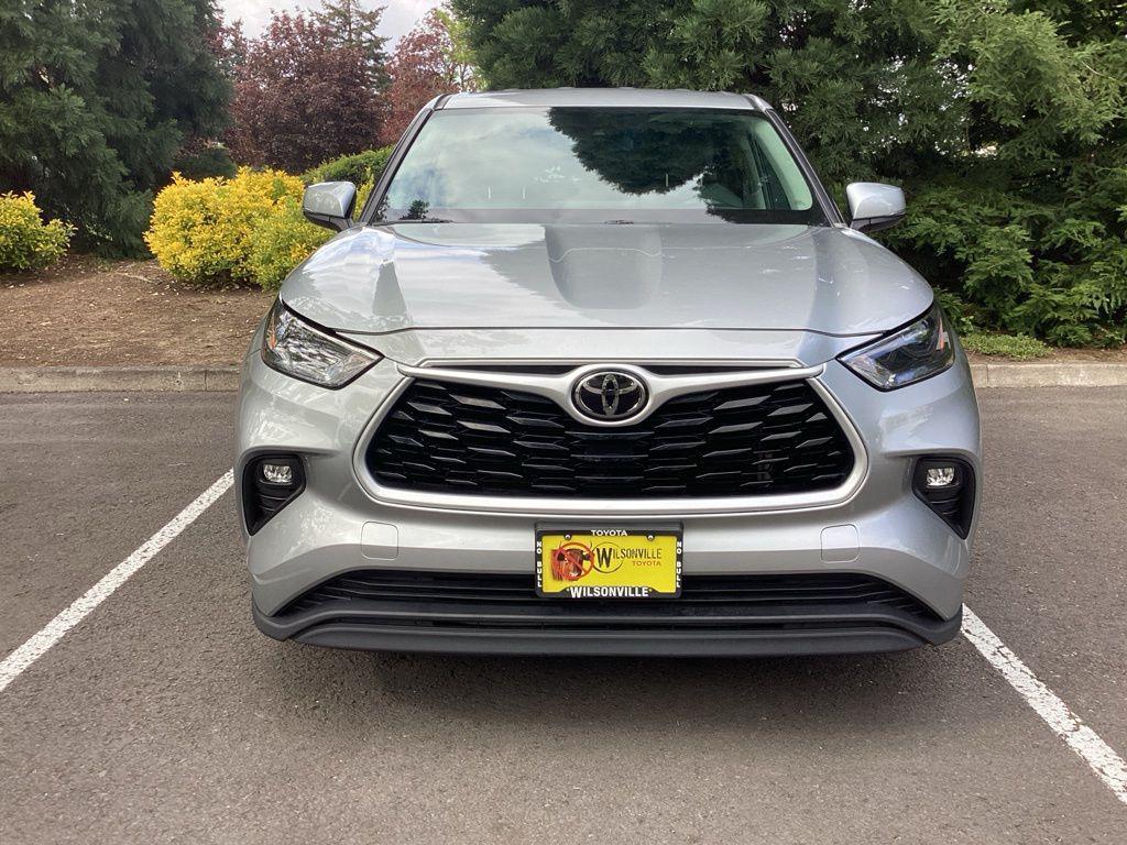 used 2023 Toyota Highlander car, priced at $32,186