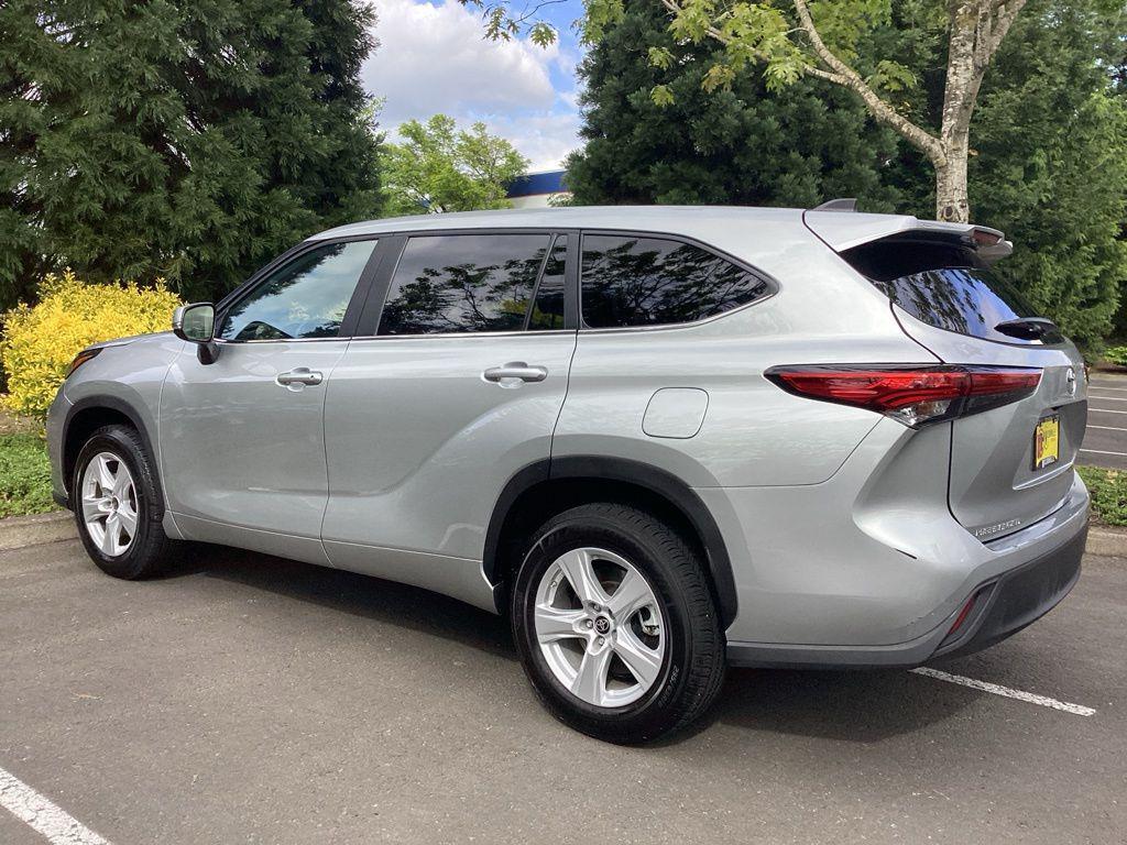 used 2023 Toyota Highlander car, priced at $32,186