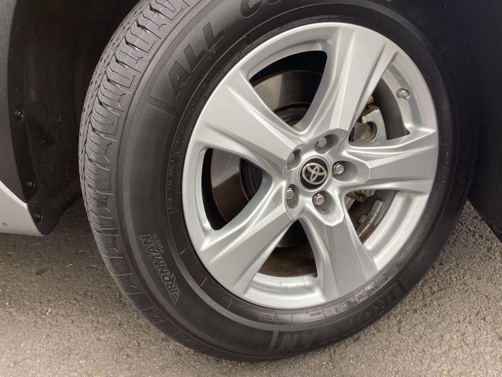 used 2023 Toyota Highlander car, priced at $32,186