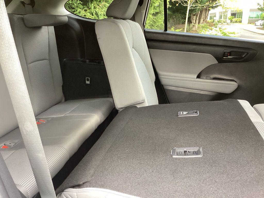 used 2023 Toyota Highlander car, priced at $32,186